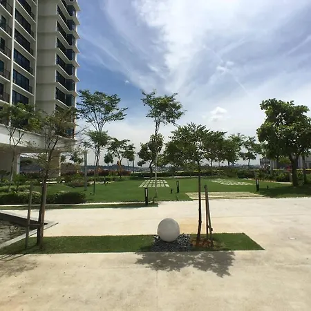 Simplicity Cozy For 2 -Trefoil Setia Alam- Near Setia City Mall-Setia Convention Centre Shah Alam Exterior photo