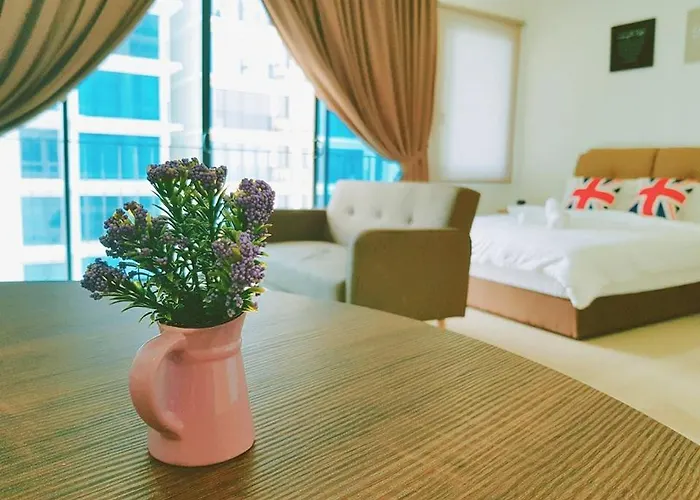 Simplicity Cozy For 2 -Trefoil Setia Alam- Near Setia City Mall-Setia Convention Centre