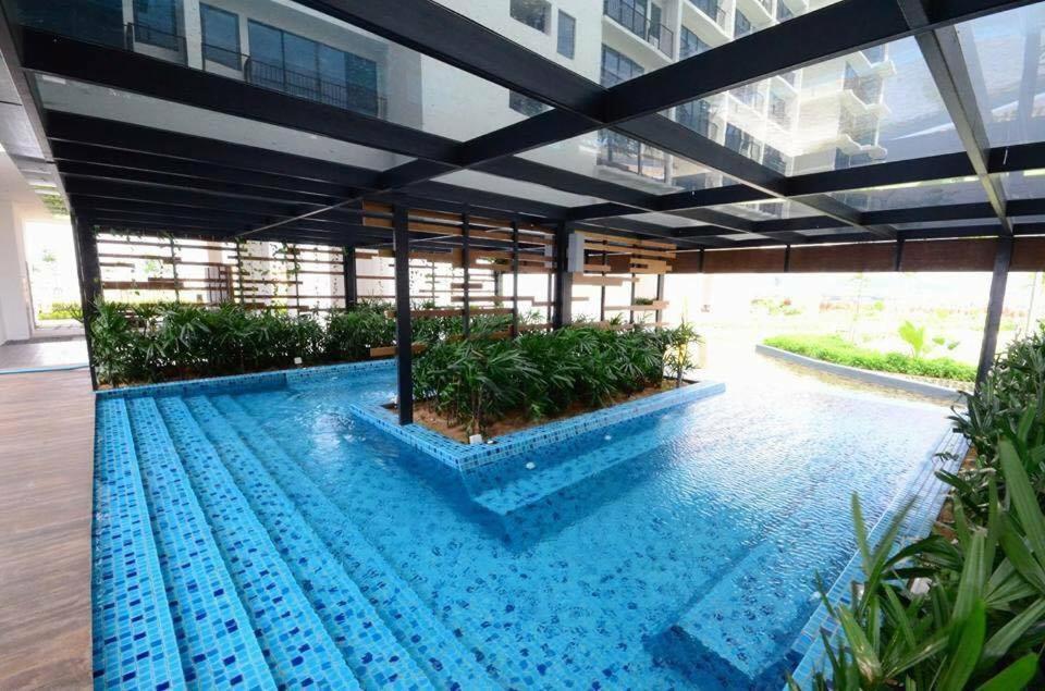 Simplicity Cozy For 2 -trefoil Setia Alam- Near Setia Mall-setia Convention Centre Apartment *